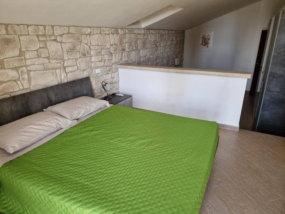Il Panorama Apartment Монтескудайо Екстериор снимка